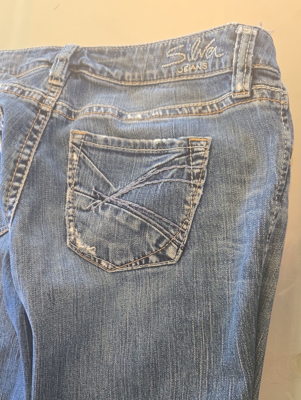 Silver Jeans Women's Light Blue Bootcut Denim with Embroidered Back Pocket
